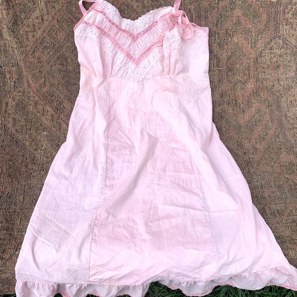 Ladies vintage 1960’s slip dress